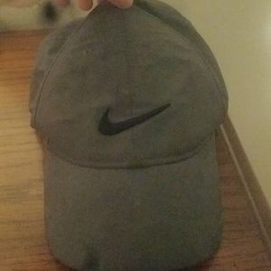 Black nike hat